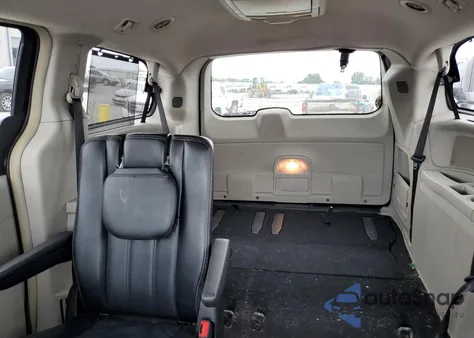 2015 Chrysler Town & Country Touring L from USA, damaged, VIN 2C4RC1CG5FR519816